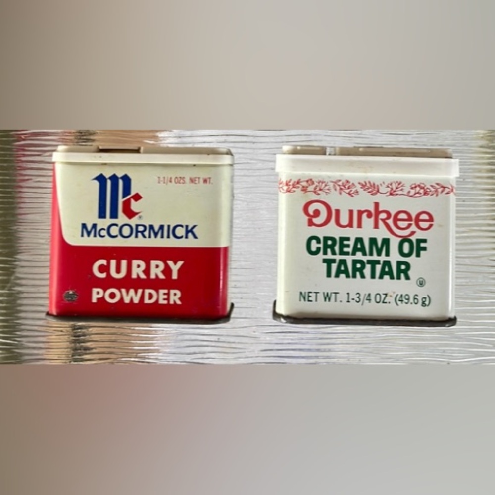 Vintage tins of spices 🌶️